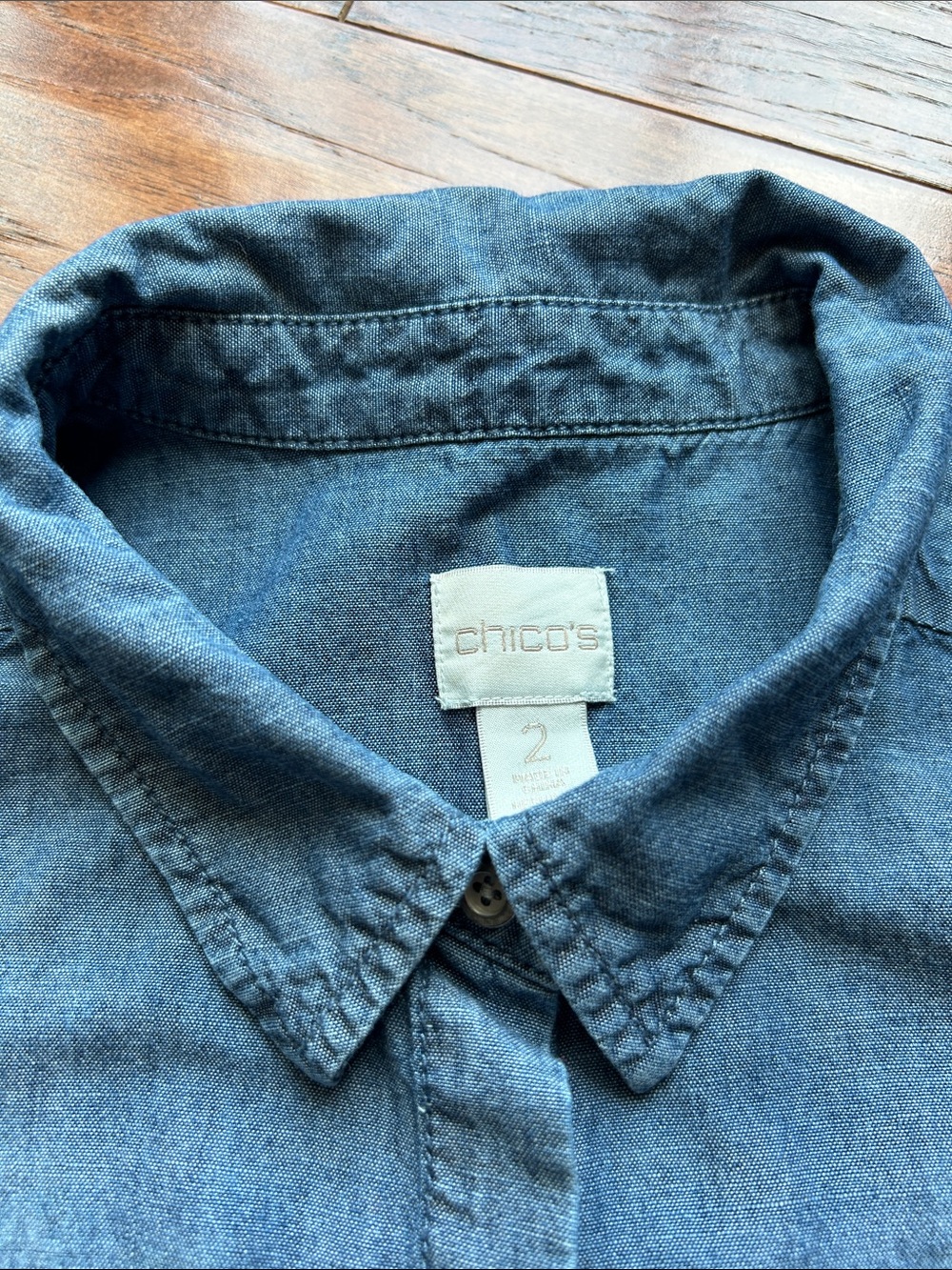 Chico's Women’s Blue shirt Size 2 - Picture 7 of 9